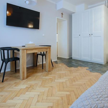 Kana - Stylish Apartment In Krakow Pomorska - Close, Wifi, Smart Tv Krasków Eksteriør bilde